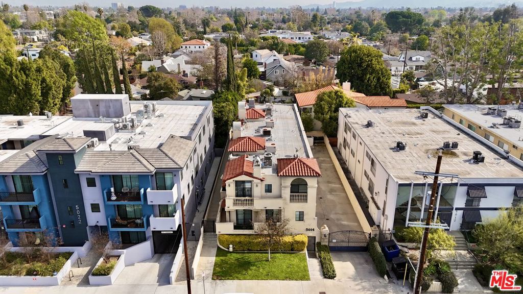 Properties 4 5014 Whitsett Avenue