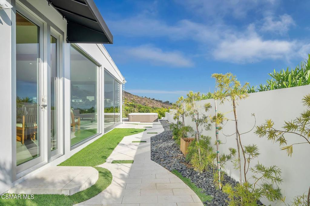 Not Applicable - 1007242 - Residential Lease