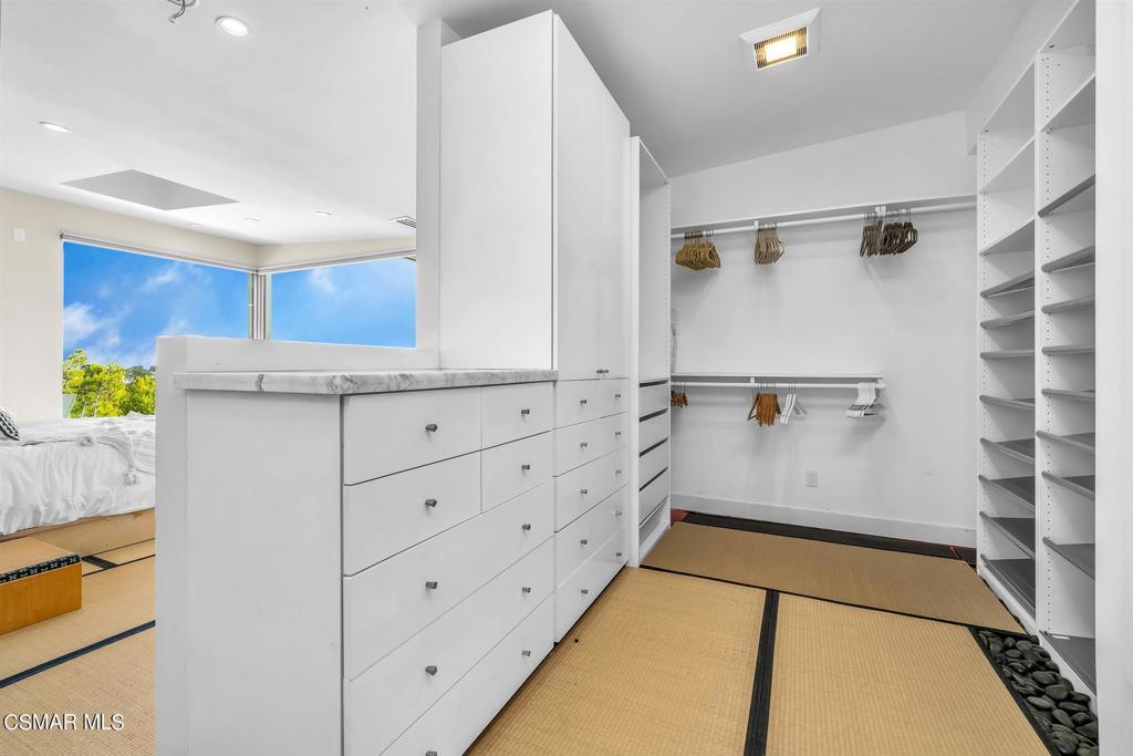 Not Applicable - 1007242 - Residential Lease