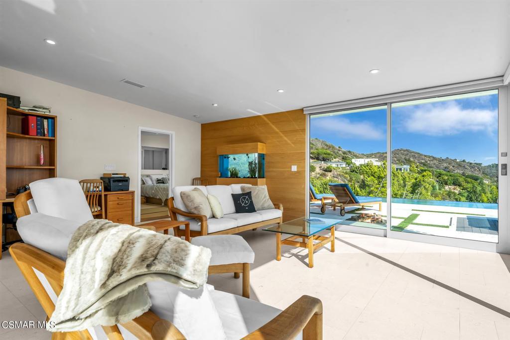 Not Applicable - 1007242 - Residential Lease