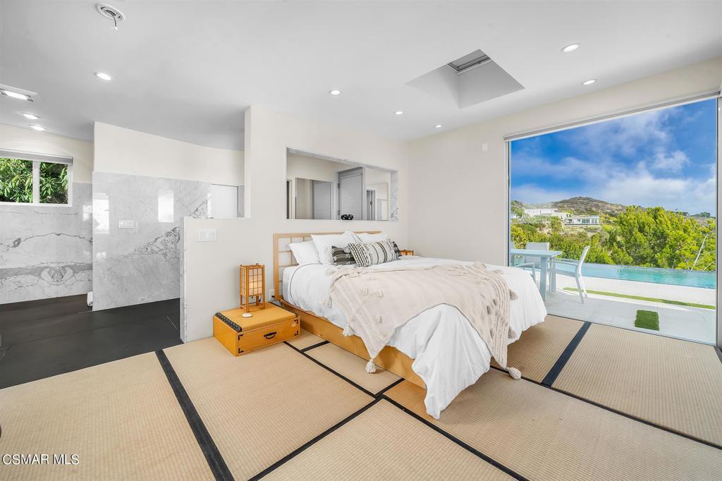 Not Applicable - 1007242 - Residential Lease