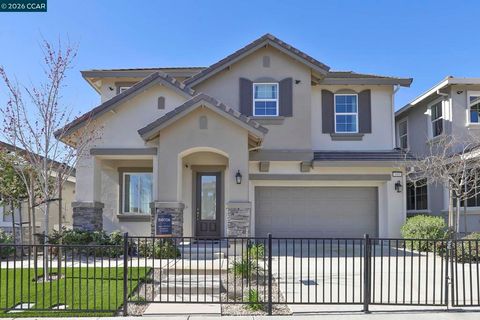 Photo of 515 Yarrow Dr Dr, Fairfield, CA 94534 (MLS # 41132106)