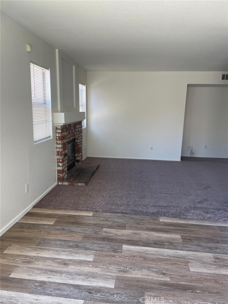 1658 E Avenue J4