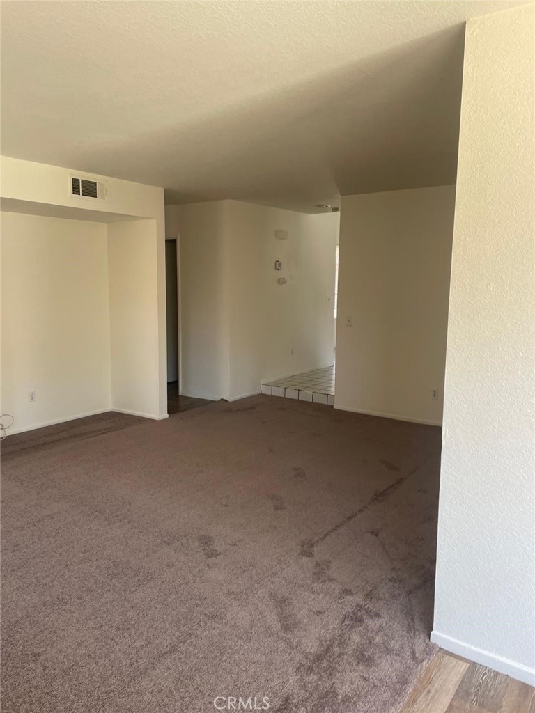 1658 E Avenue J4