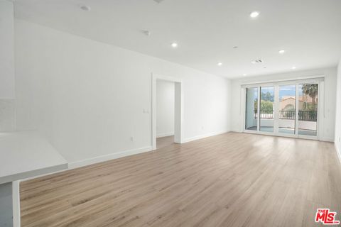 Tiny photo for 1832 S Barrington Avenue #201, Los Angeles, CA 90025 (MLS # 25607379)