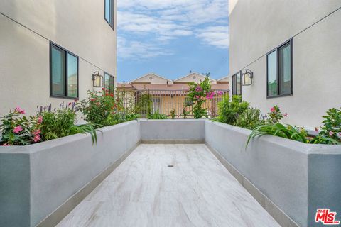 Tiny photo for 1832 S Barrington Avenue #201, Los Angeles, CA 90025 (MLS # 25607379)