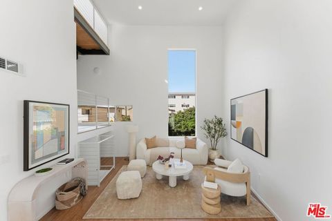 Photo of 1244 14th Street #E, Santa Monica, CA 90404 (MLS # 25599163)