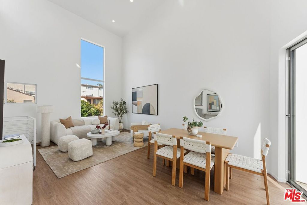 Photo of 1244 14th Street #E, Santa Monica, CA 90404 (MLS # 25599163)