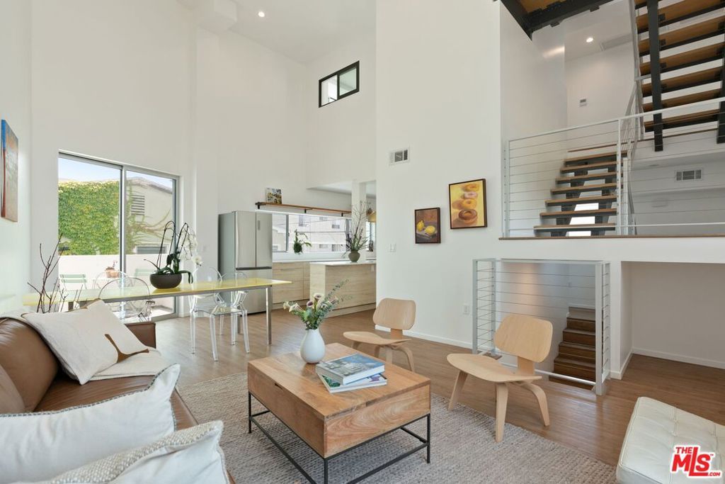 Photo of 1244 14th Street #E, Santa Monica, CA 90404 (MLS # 25599163)