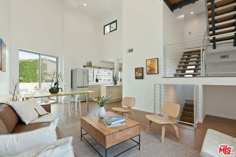 Photo of 1244 14th Street #E, Santa Monica, CA 90404 (MLS # 25599163)