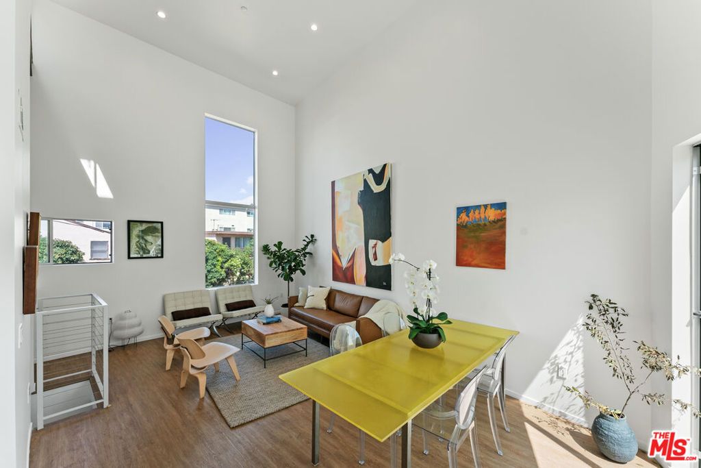 Photo of 1244 14th Street #E, Santa Monica, CA 90404 (MLS # 25599163)