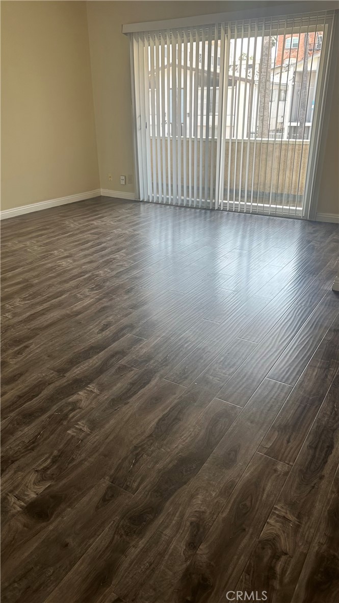 In the hearty of Korea Town. Well maintained and updated clean unit. Wood flooring. 1 parking space available at $100/monthly.