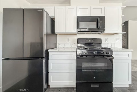Tiny photo for 5107 Jefferson SQ, Oxnard, CA 93033 (MLS # SR26184937)