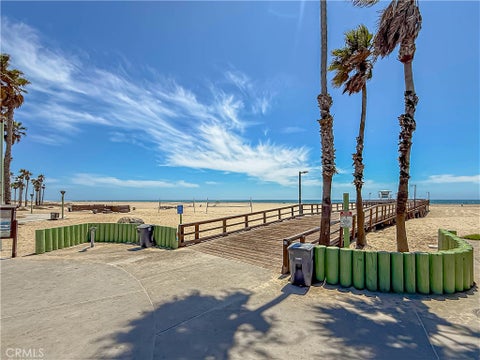 Tiny photo for 5107 Jefferson SQ, Oxnard, CA 93033 (MLS # SR26184937)