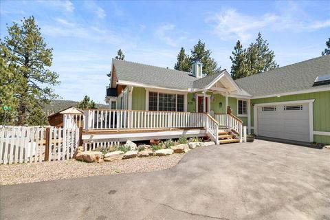 Photo of 2737 Cedar Lane, Big Bear, CA 92314 (MLS # 219130453DA)