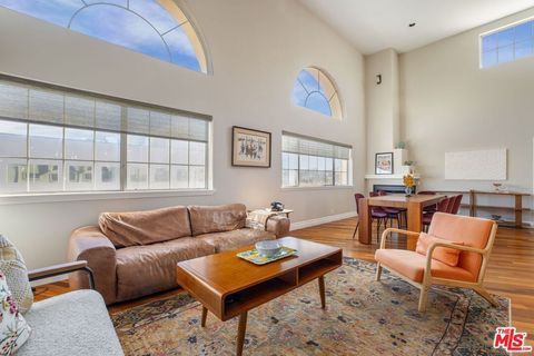 10824 Bloomfield Street 304 Toluca Lake CA 91602