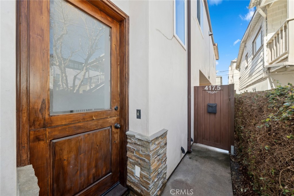 417 1/2 Poinsettia Avenue