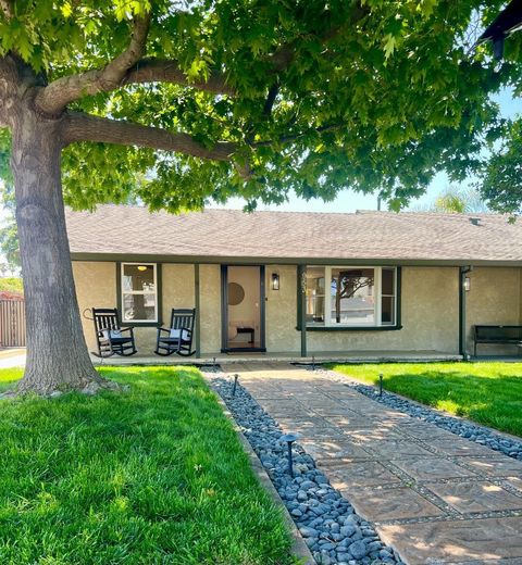 Photo of 953 Kenneth Avenue, Campbell, CA 95008 (MLS # ML82046482)