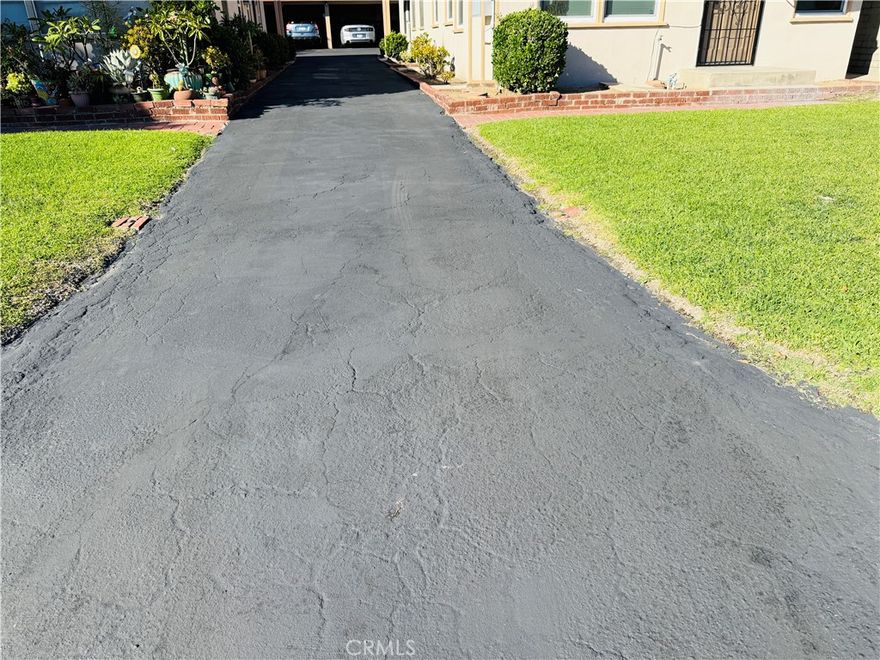 Nestled in the highly sought-after Arcadia School District, this first-floor home blends comfort and convenience seamlessly. It features a cozy 1-bedroom, 1-bathroom layout,  a spacious living and dining area— an open floor plan that floods every corner with bright natural light. Step outside to find quiet, well-maintained front and backyard spaces, perfect for unwinding. Plus, it’s just minutes from shopping centers, local restaurants, Pasadena City College, Caltech, and easy transportation, making daily life a breeze.