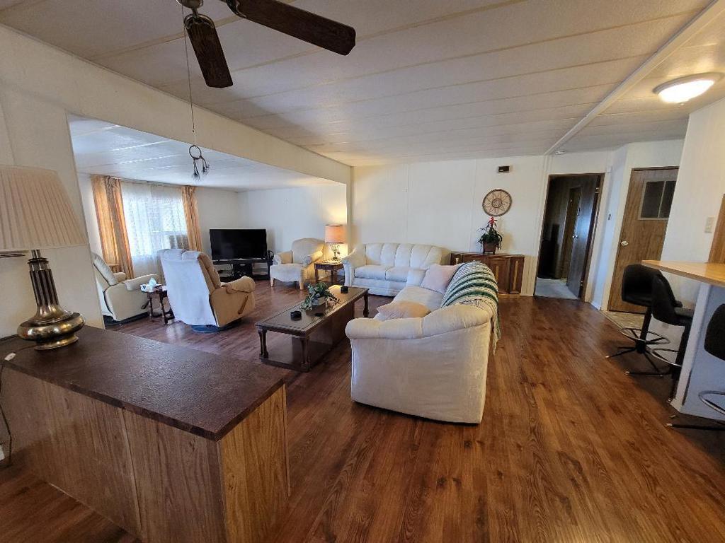 Palm Springs View Es - Manufactured In Park