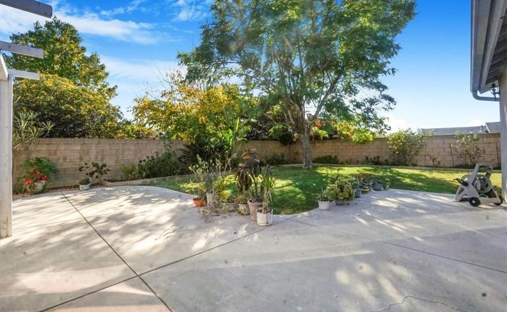 24121 El Tiradore Circle