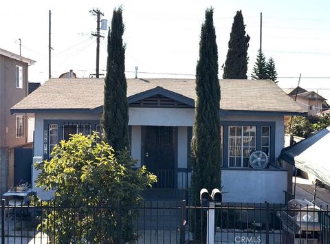 Photo of 904 E 52nd Pl, Los Angeles, CA 90011 (MLS # SR26021403)