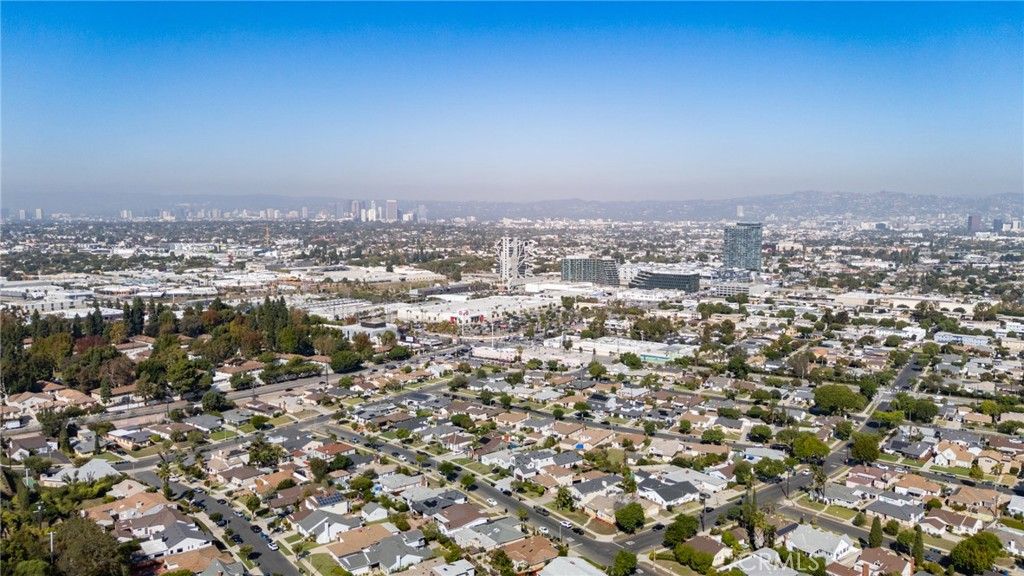 Photo of 5617 Glenford, Los Angeles, CA 90008 (MLS # SB25265959)