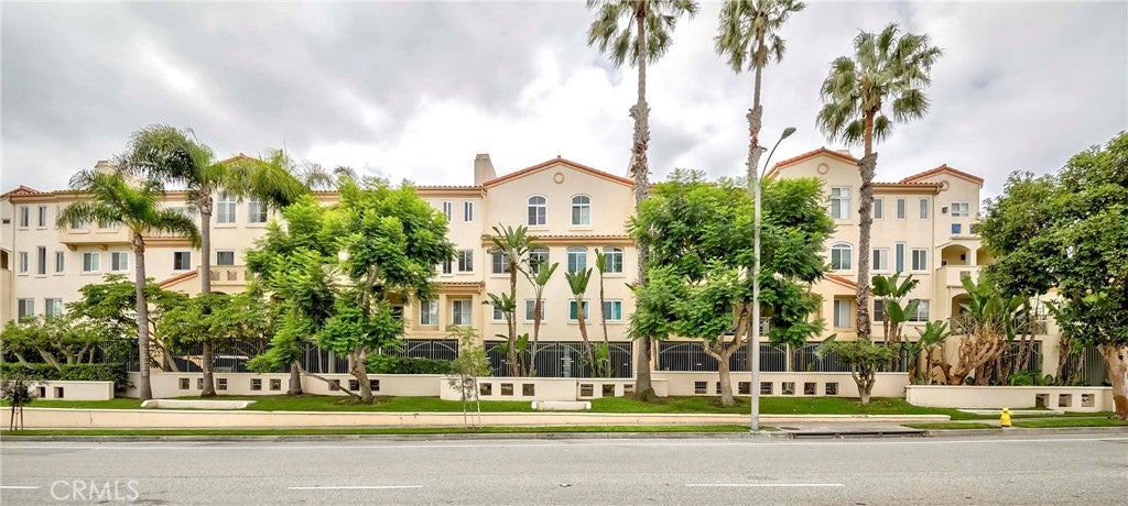5500 Torrance Boulevard A304