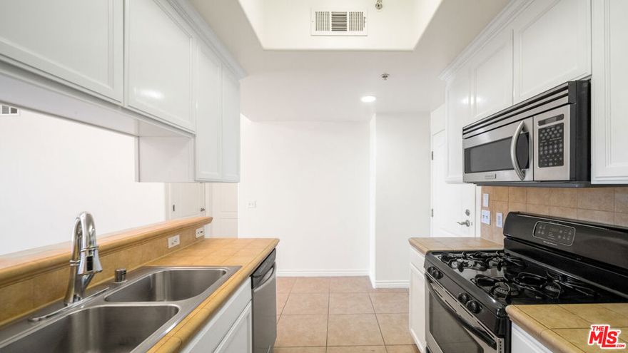 Beverlywood/Palms Area. Walking distance to the Market. Gym Facility in the Building. Laundry Facility on every floor. Stainless Steel Appliances (including Refrigerator, Freestanding Stove, Dishwasher, Microwave), No Smoking and No BBQs