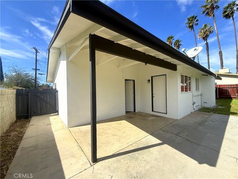 Tiny photo for 4615 Mobley Avenue, Riverside, CA 92505 (MLS # CV26038325)