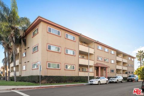 Photo of 12500 Huston Street #201, Valley Village, CA 91607 (MLS # 25630653)