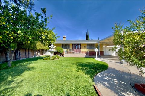 Photo of 6118 Bellingham Avenue, North Hollywood, CA 91606 (MLS # SR26047548)