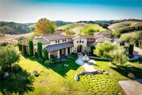 Photo of 3130 Oakdale Rd. RD, Paso Robles, CA 93446 (MLS # SC26203962)