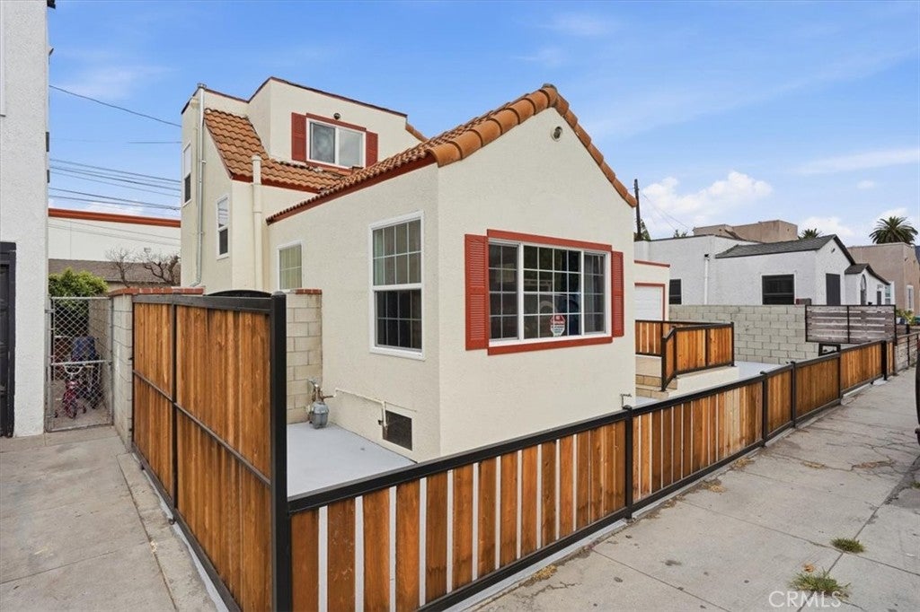 400 E 21st