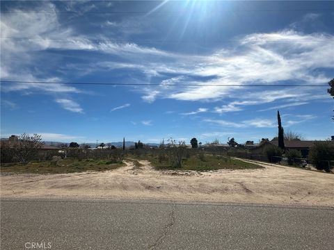 Photo of 0 Sequoia Street, Hesperia, CA 92345 (MLS # HD26041361)
