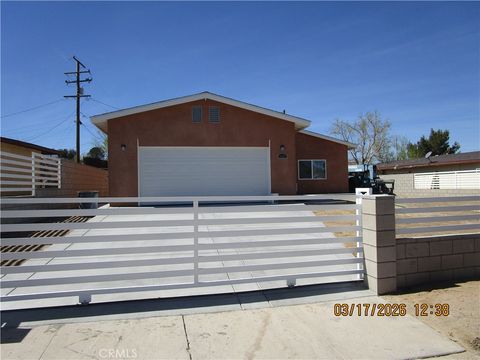 Photo of 14332 Outer Hesperia Road, Victorville, CA 92395 (MLS # CV26057131)