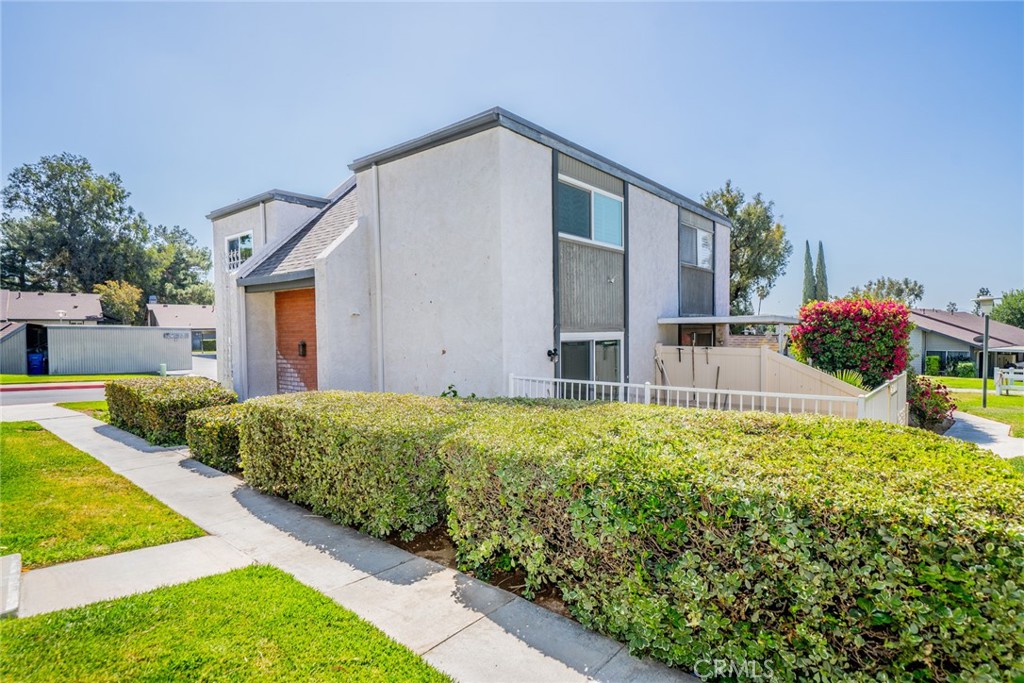 6143 Avenue Juan Diaz