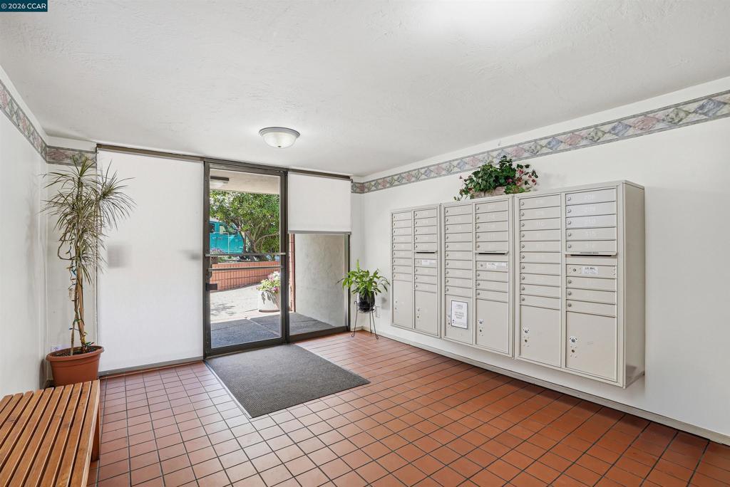 250 Whitmore St ST 106, Oakland CA 94611
