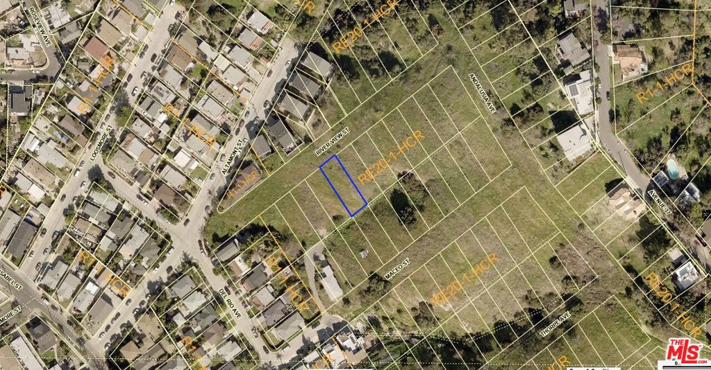 3628 E River View Street