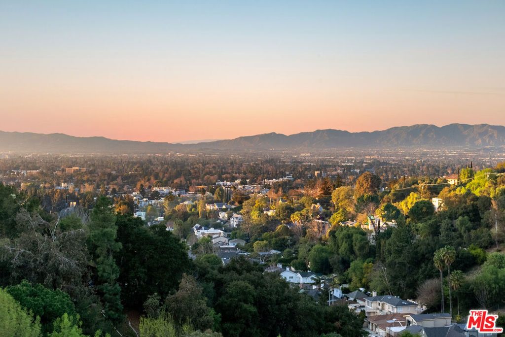 Photo of 3670 Avenida Del Sol, Studio City, CA 91604 (MLS # 26681527)