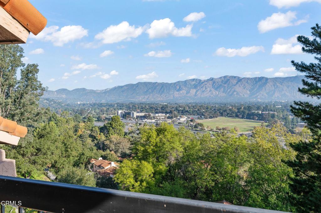 920 Glen Oaks Boulevard