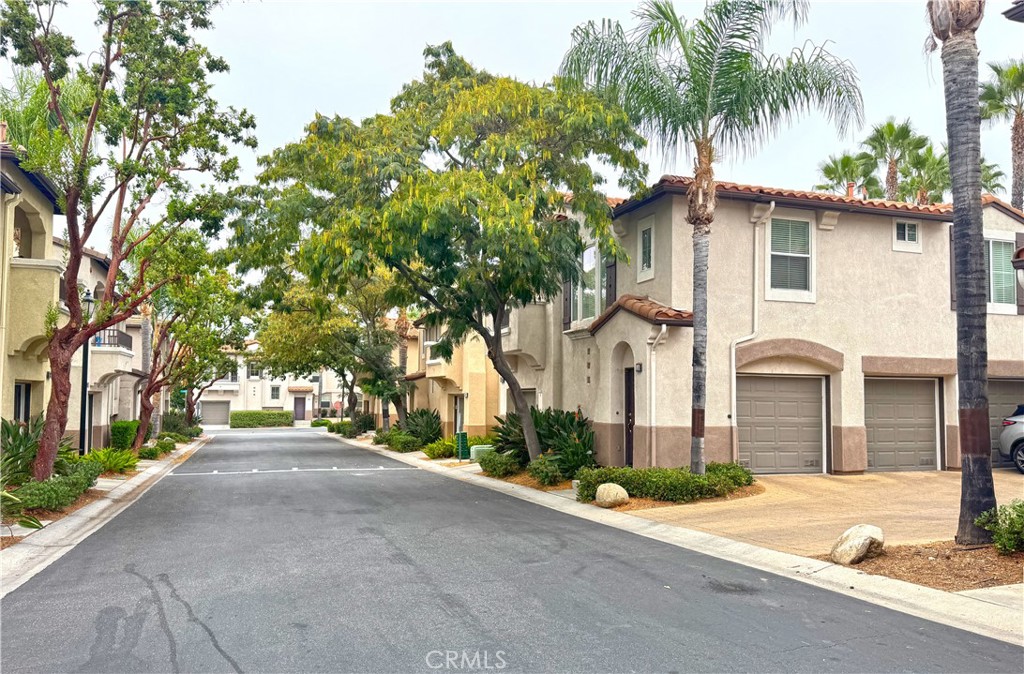 Charming 2-Bedroom, 2.5-Bath Condo in Montego Bay – Prime Murrieta Location!
Step into comfort and style with this beautifully maintained 2-bedroom, 2.5-bathroom condo nestled in the highly desirable gated community of Montego Bay in Murrieta. From the moment you enter, you'll notice the inviting ambiance and attention to detail that make this home truly special.
The open-concept floor plan is both spacious and functional, featuring a tasteful NEW luxury vinyl plank (LVP) flooring throughout the the entire home—perfect for effortless cleaning and long-term durability. Whether you're entertaining guests or enjoying a quiet night in, the warm and cozy fireplace in the living room sets the perfect tone.
The kitchen offers ample counter space and cabinetry, ideal for meal prepping, cooking, and staying organized. A convenient half bath on the main floor is perfect for guests. A downstairs laundry closet with full size washer and dryer and additional shelving makes laundry an ease.
Upstairs, you’ll find two generously sized bedrooms, each with its own private en-suite bathroom, offering the ideal setup. The primary suite includes a spacious layout with a large walk-in closet and plenty of natural light, making it a restful retreat after a long day.
Slide open the glass door and step outside into your private backyard patio—a peaceful space to enjoy your morning coffee, unwind with a book, or host a weekend BBQ.
An attached direct access one-car garage provides secure parking and additional storage space.
As part of the Montego Bay community, you'll have access to resort-style amenities, including a sparkling pool, spa, and well-maintained grounds—all designed to enhance your Southern California lifestyle.
?? Location, Location, Location!
Situated just minutes from both the I-15 and I-215 freeways, this home offers excellent commuter access to nearby cities like Temecula, Riverside, and San Diego. Enjoy living close to top-rated Murrieta schools, popular shopping centers, dining, entertainment, and beautiful local park