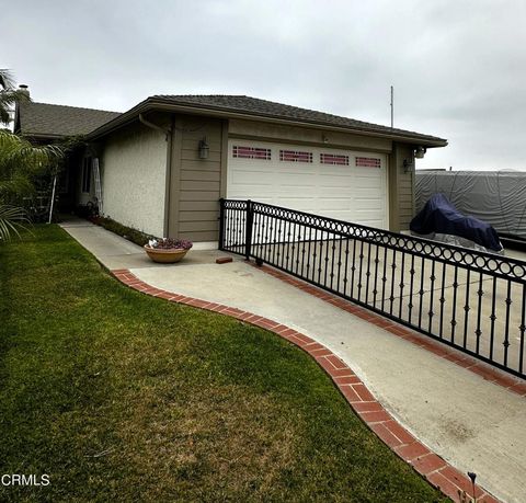 Photo of 2221 Gershwin Place, Oxnard, CA 93033 (MLS # V1-36314)