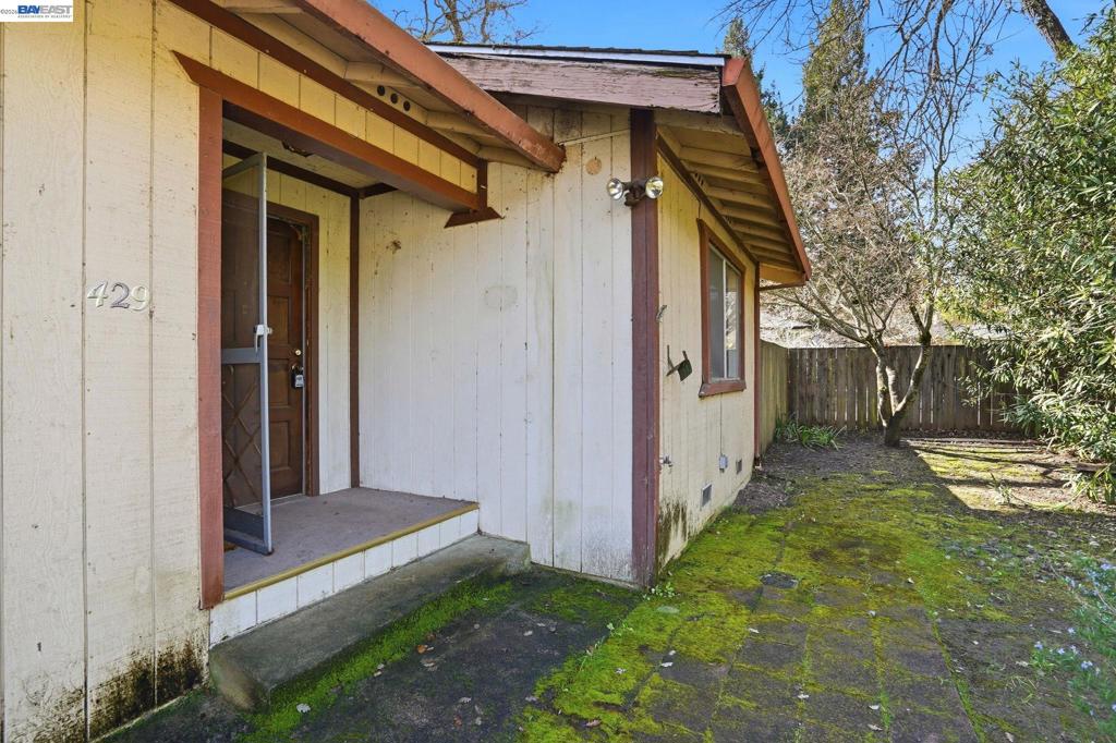 425 Coffield Ave
