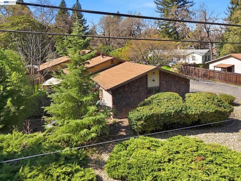Photo of 425 Coffield Ave AVE, Napa, CA 94558 (MLS # 41137876)