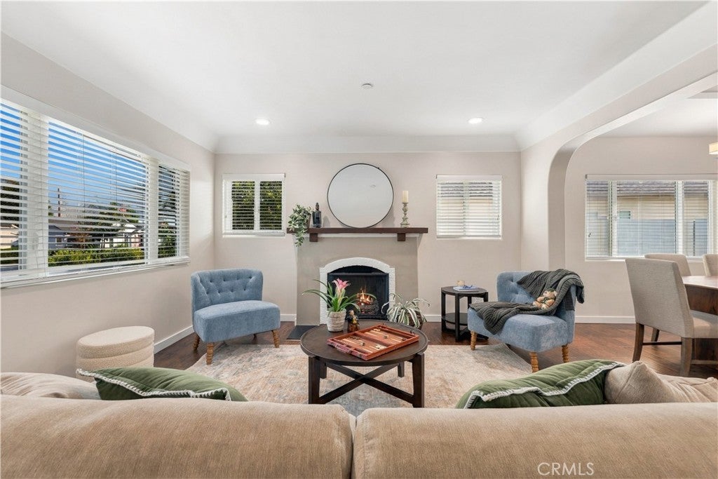 405 N Sunnyslope Avenue