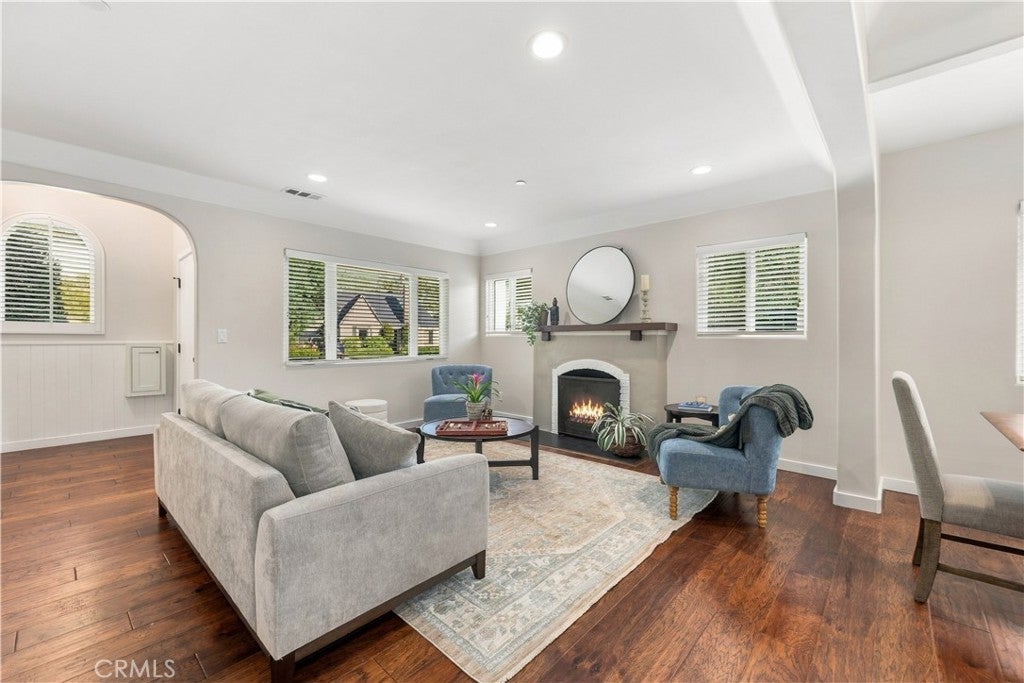 405 N Sunnyslope Avenue