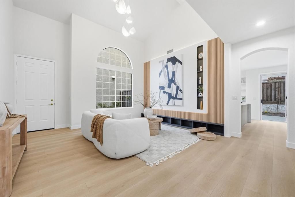 Photo of 2868 Hemlock Avenue, San Jose, CA 95128 (MLS # ML82034603)