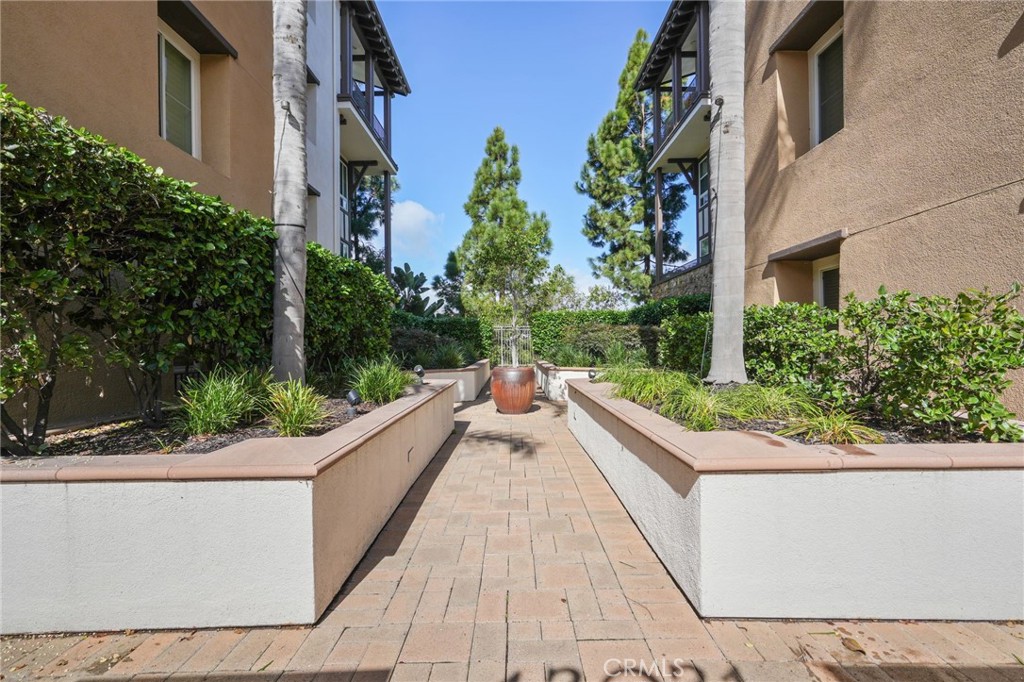 13031 Villosa Place 422
