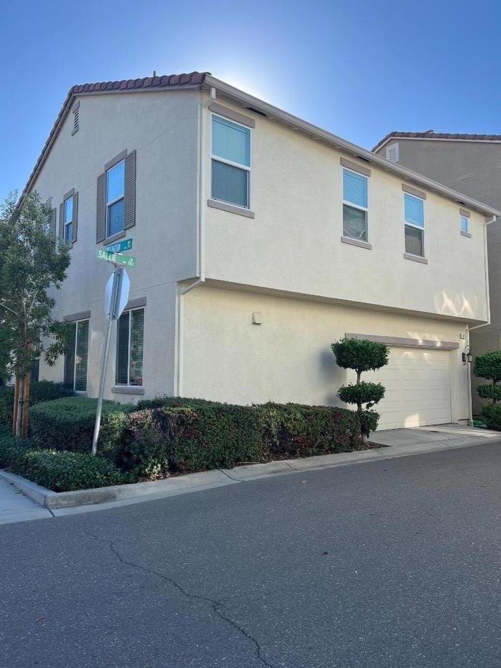 Photo of 1016 Sallie Lane, Tracy, CA 95376 (MLS # ML82026866)